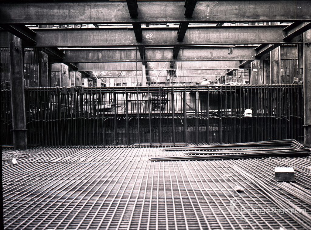 Dagenham Sewage Works Reconstruction IV, showing floor and walls of drain,1965