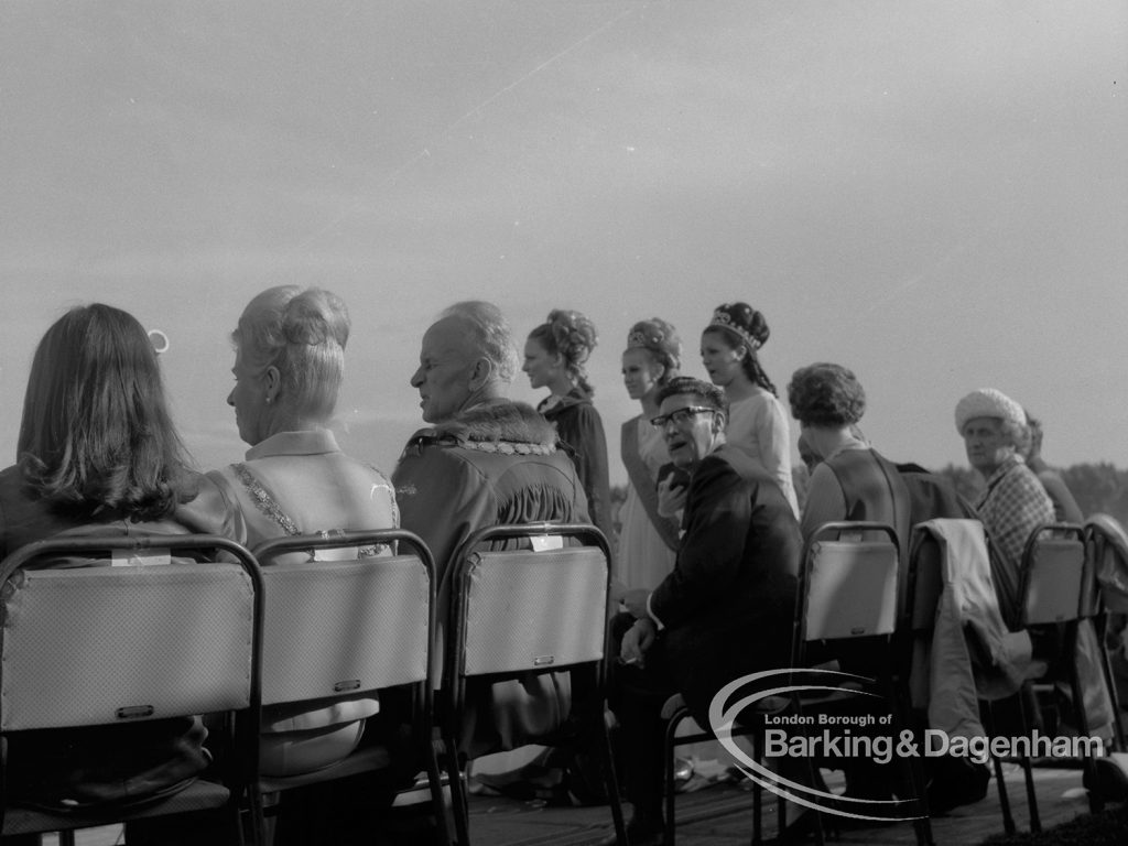 Barking Carnival 1968, showing rear view of Mayoral party and beauty queens, 1968