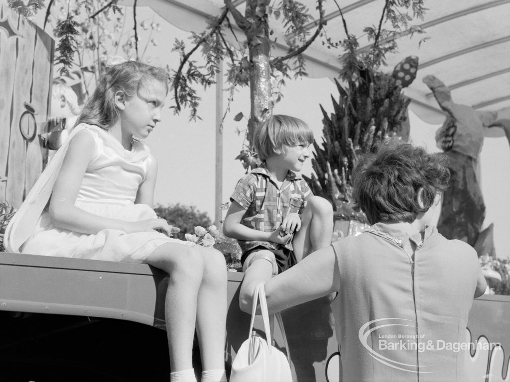 Dagenham Town Show 1970, showing three children on float, 1970