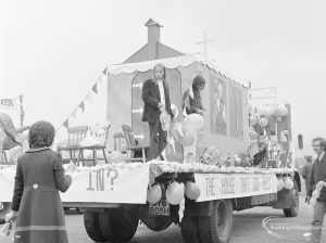 Dagenham Town Show 1972, showing ‘The House that God built’ Church carnival float in Old Dagenham Park, 1972