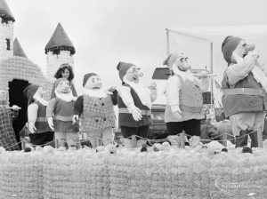 Dagenham Town Show 1972, showing Snow White and Seven Dwarfs carnival float in Old Dagenham Park, 1972