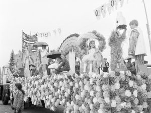 Dagenham Town Show 1972 at Central Park, Dagenham, showing decorated float with Wizard of Oz and rainbow display, 1972