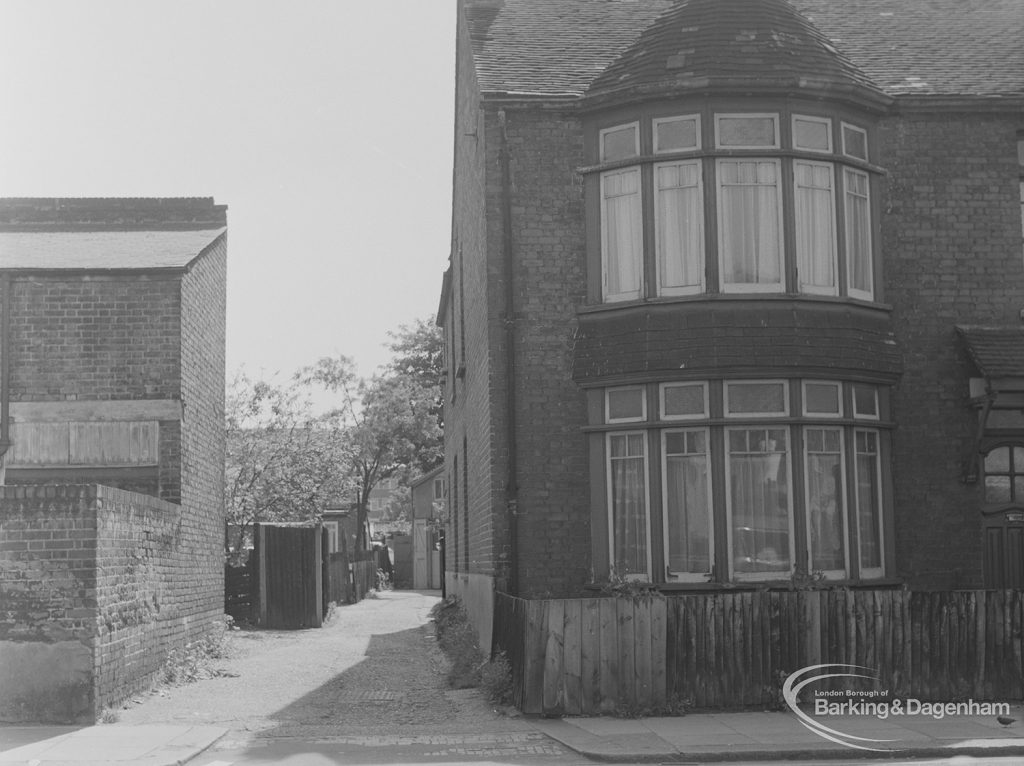 Old Barking, showing alley on south-west side of Fanshawe Avenue leading towards Glenny Road, 1973