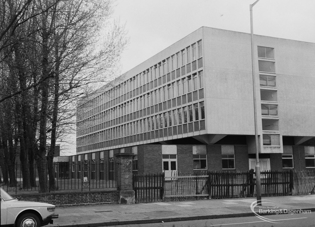 New building at Barking Polytechnic, Longbridge Road, Barking, 1976