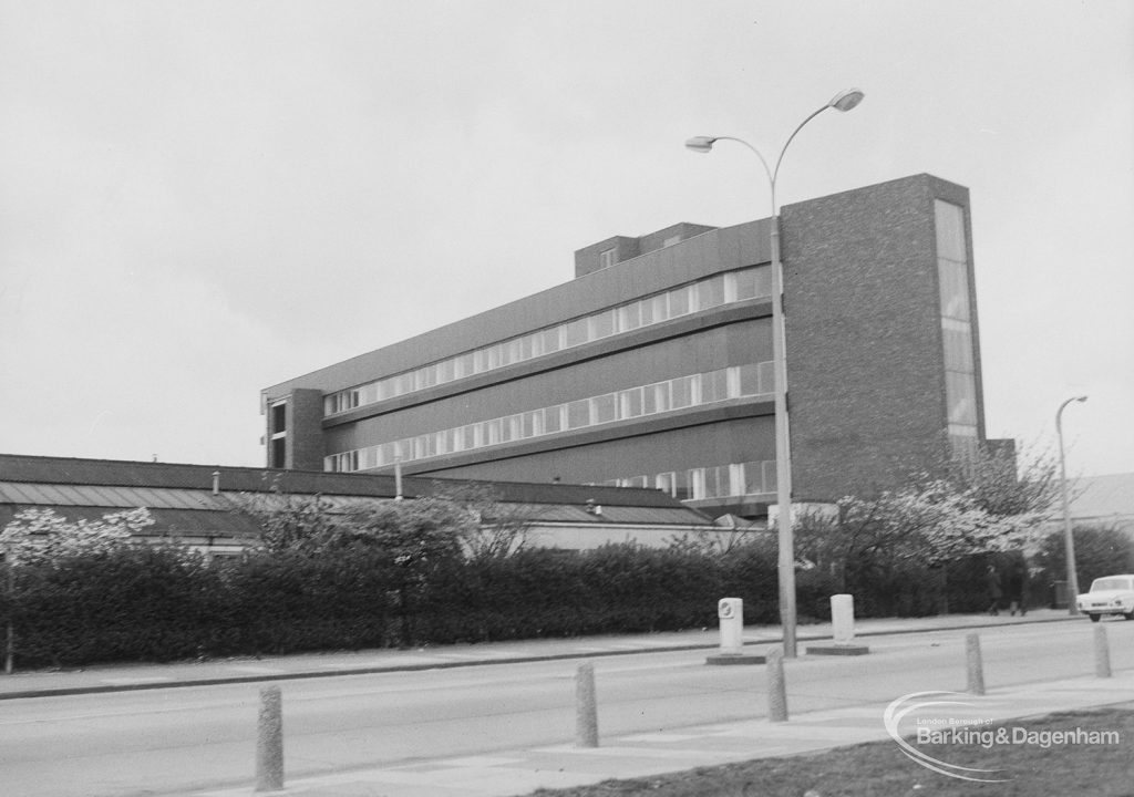 New factory building at Sterling Industrial Estate in Rainham Road South, Dagenham, 1976