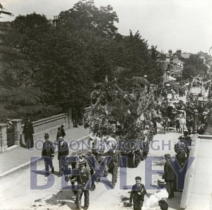 PHBOS_2_819 Gala procession at Crook Log, Bexleyheath 1899