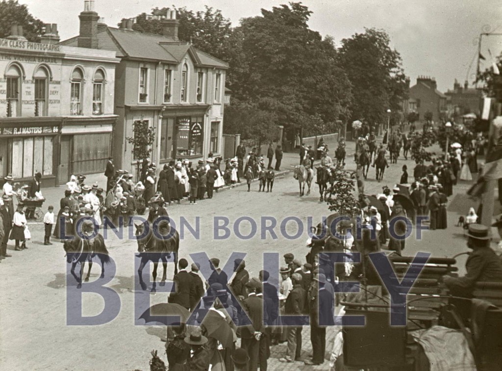 Bexley Gala procession in Broadway 1900