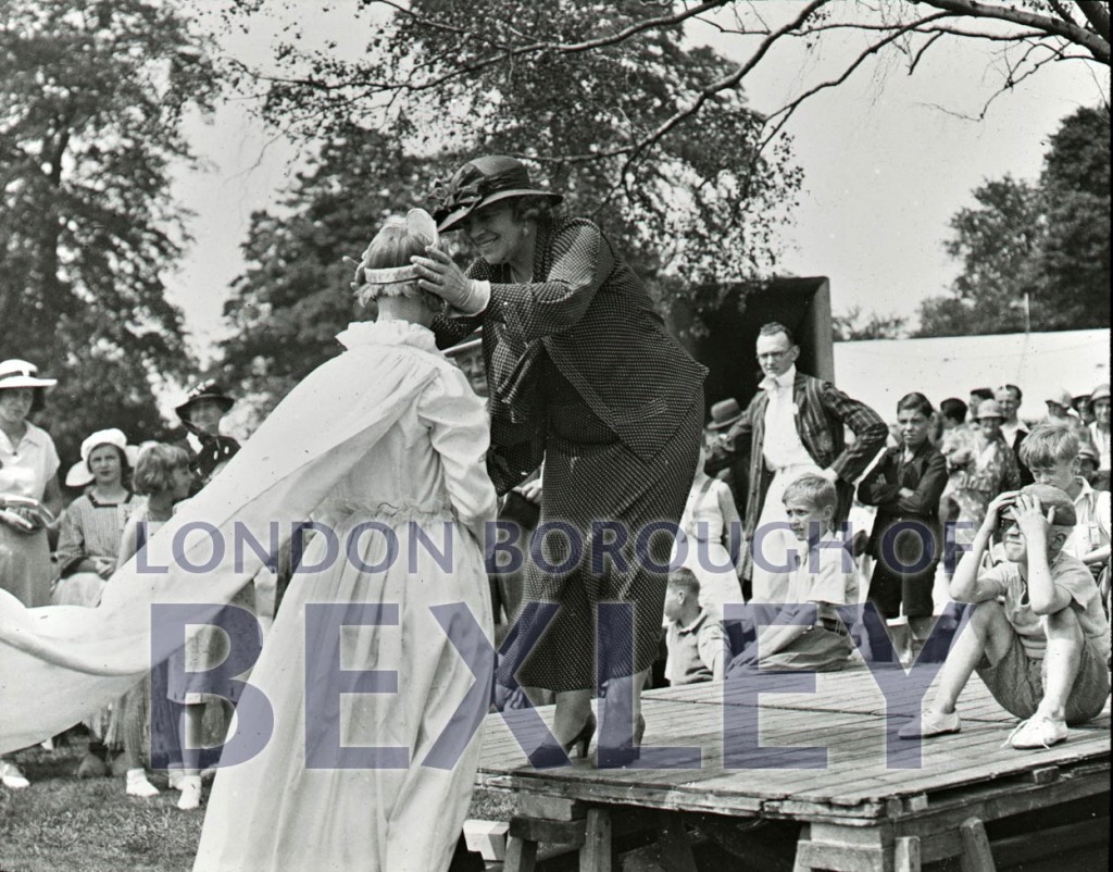Crowning of Gala Queen in Danson Park  1935