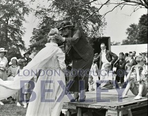 PHBOS_2_831 Crowning of Gala Queen in Danson Park  1935