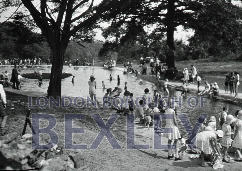 Martens Grove Recreation Ground’s Pool opening 1933