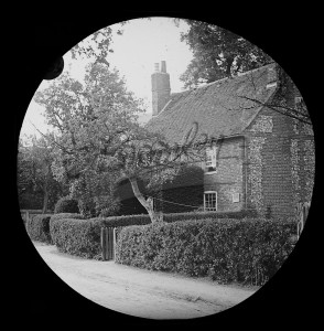 Yew Tree Cottage on Chelsfield Road, St Mary Cray