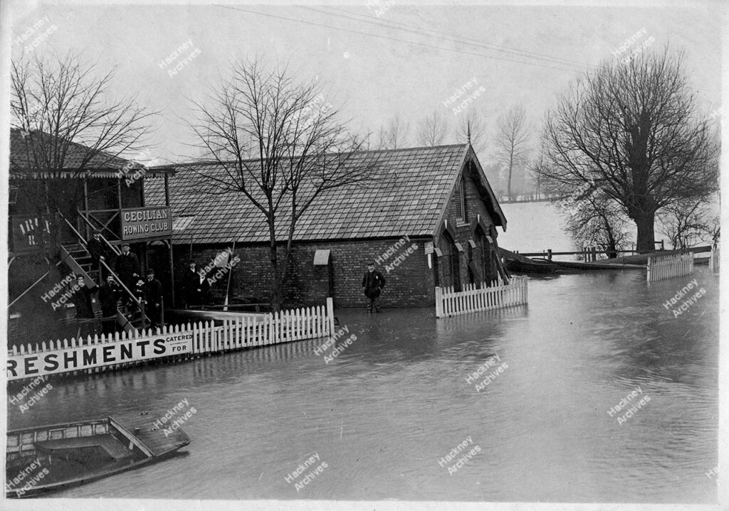 The Lea in flood by the Cecilian Rowing Club Boathouse, 1910.