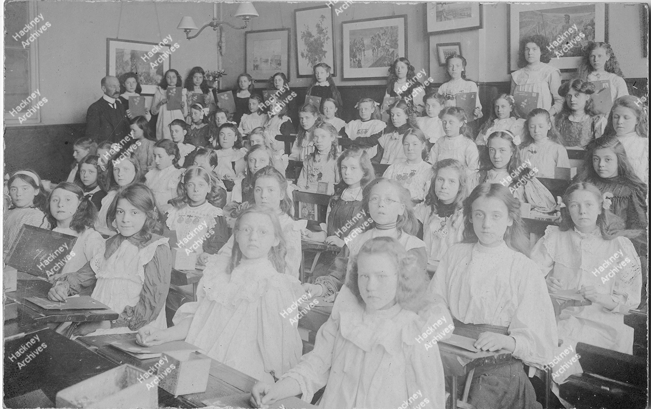 Class of girls, Berger Road School, Berger Road, Homerton, Hackney, c