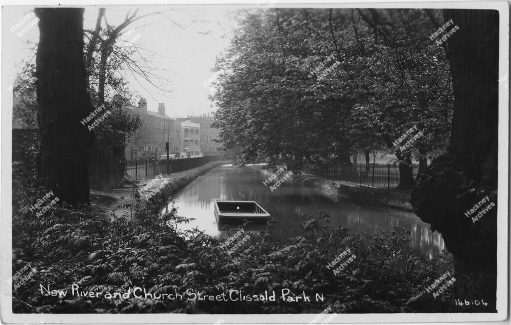 New river, Clissold Park, Stoke Newington, Hackney. 1917.
