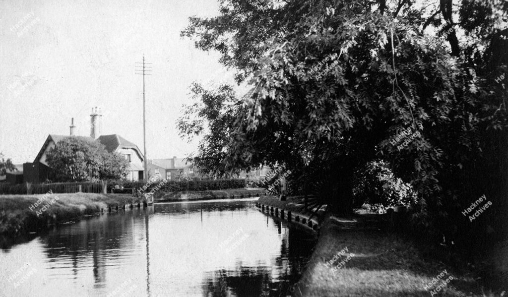 New River, 1943.