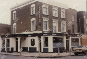 The Talbot public house, 109 Mortimer Road, De Beavoir, Hackney. 1990.B1465