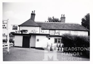 Kenton Lane - Seven Balls, from car park