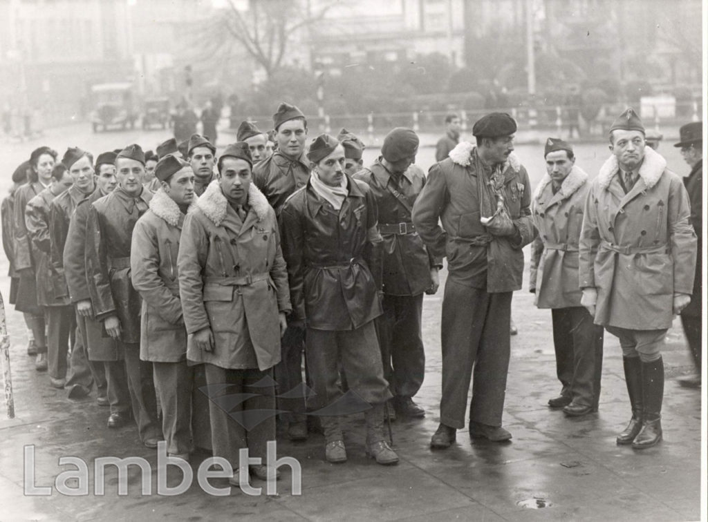 FRENCH FORCES VISIT, TOWN HALL, BRIXTON : WORLD WAR II