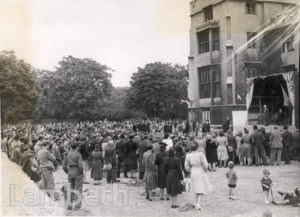 GARDEN PARTY AT LAMBETH PALACE,  LAMBETH : WORLD WAR II