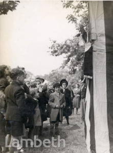 GARDEN PARTY AT LAMBETH PALACE, LAMBETH : WORLD WAR II