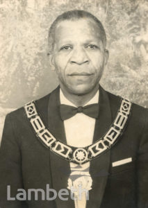 PORTRAITURE: FREEMASON WEARING HIS CHAIN OF OFFICE