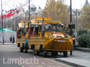 DUCK TOURS BUS, CHICHELEY STREET, WATERLOO