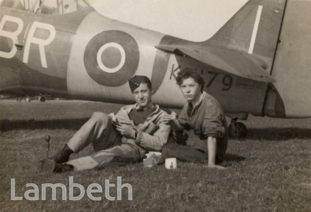 RAF MAINTENANCE CREW: WORLD WAR II