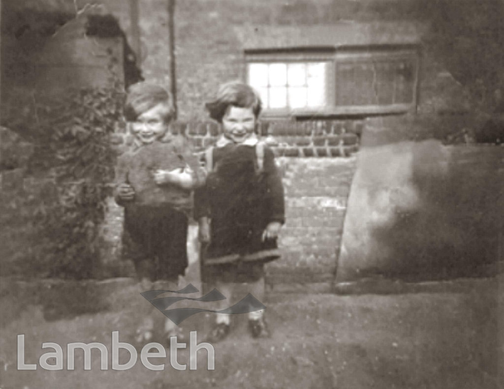 CHILDREN IN OLD PARADISE STREET, LAMBETH: WORLD WAR II