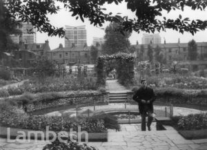KENNINGTON PARK, KENNINGTON