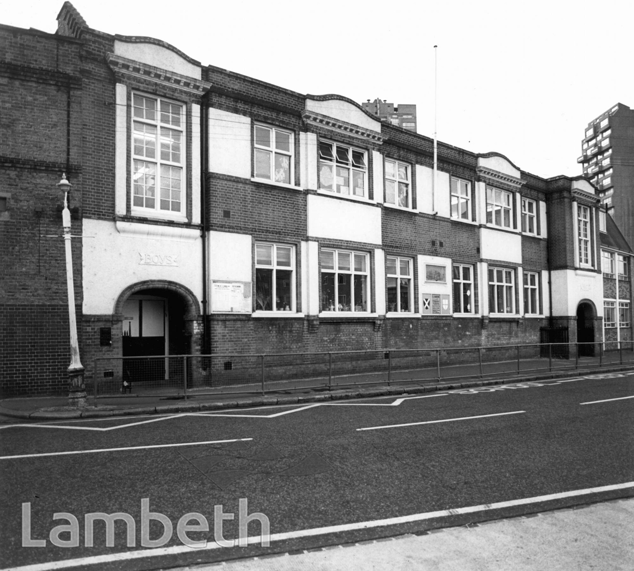 ST ANDREW'S PRIMARY SCHOOL, LINGHAM ROAD, STOCKWELL - LandmarkLandmark