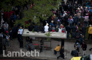 JUBILEE REGATTA SPECTATORS, LAMBETH PALACE ROAD