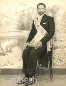 STUDIO PORTRAIT BY HARRY JACOBS