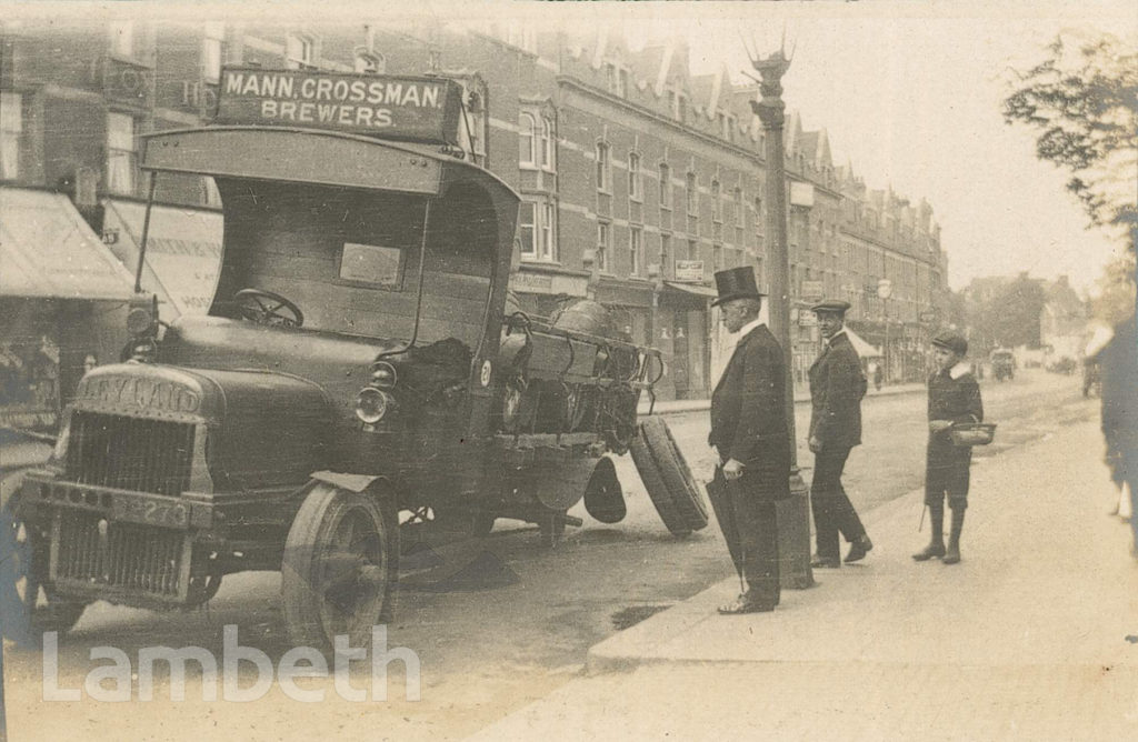 LORRY CRASH, STREATHAM HIGH ROAD