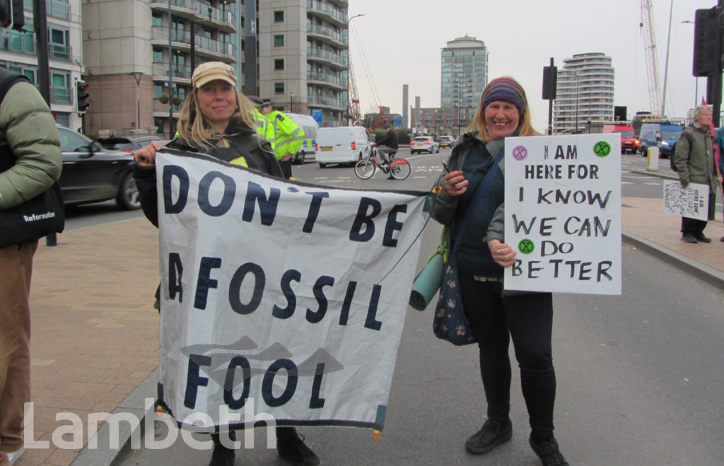 EXTINCTION REBELLION PROTESTERS, VAUXHALL BRIDGE