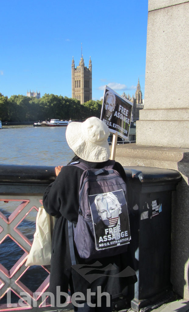 FREE JULIAN ASSANGE PROTESTER, LAMBETH BRIDGE