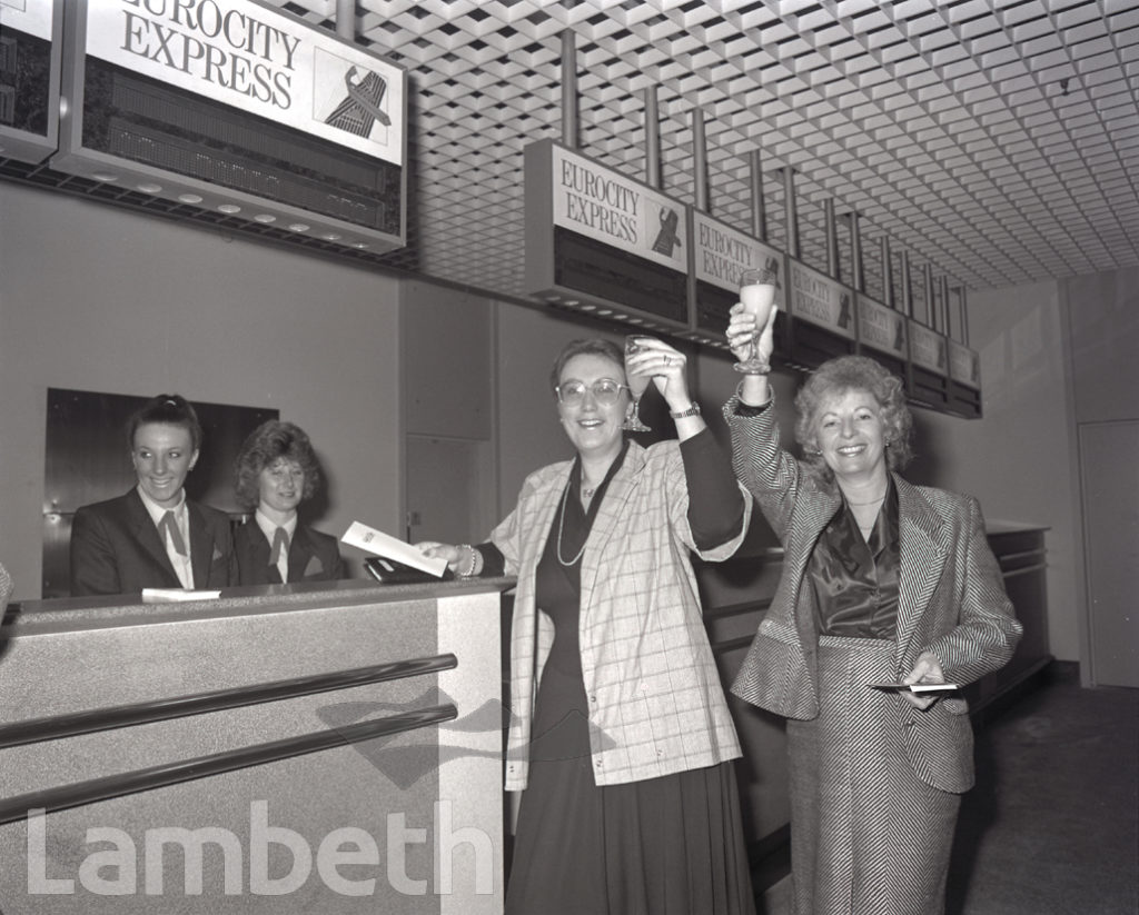 FIRST PASSENGERS CHECKING-IN, LONDON CITY AIRPORT OPENING