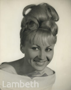 STUDIO PORTRAIT BY FRANK MANNING