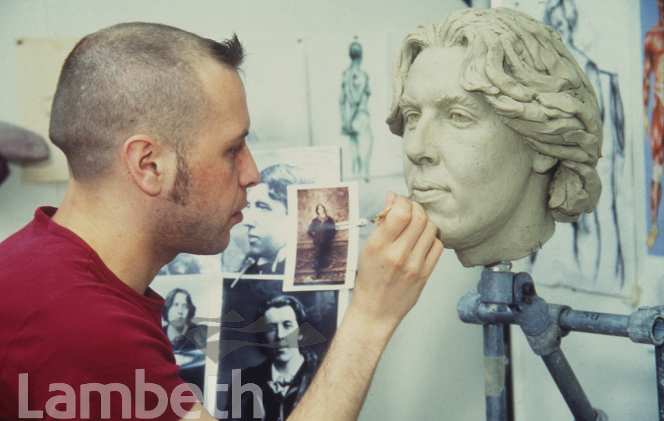 SCULPTOR WITH OSCAR WILDE ARTWORK