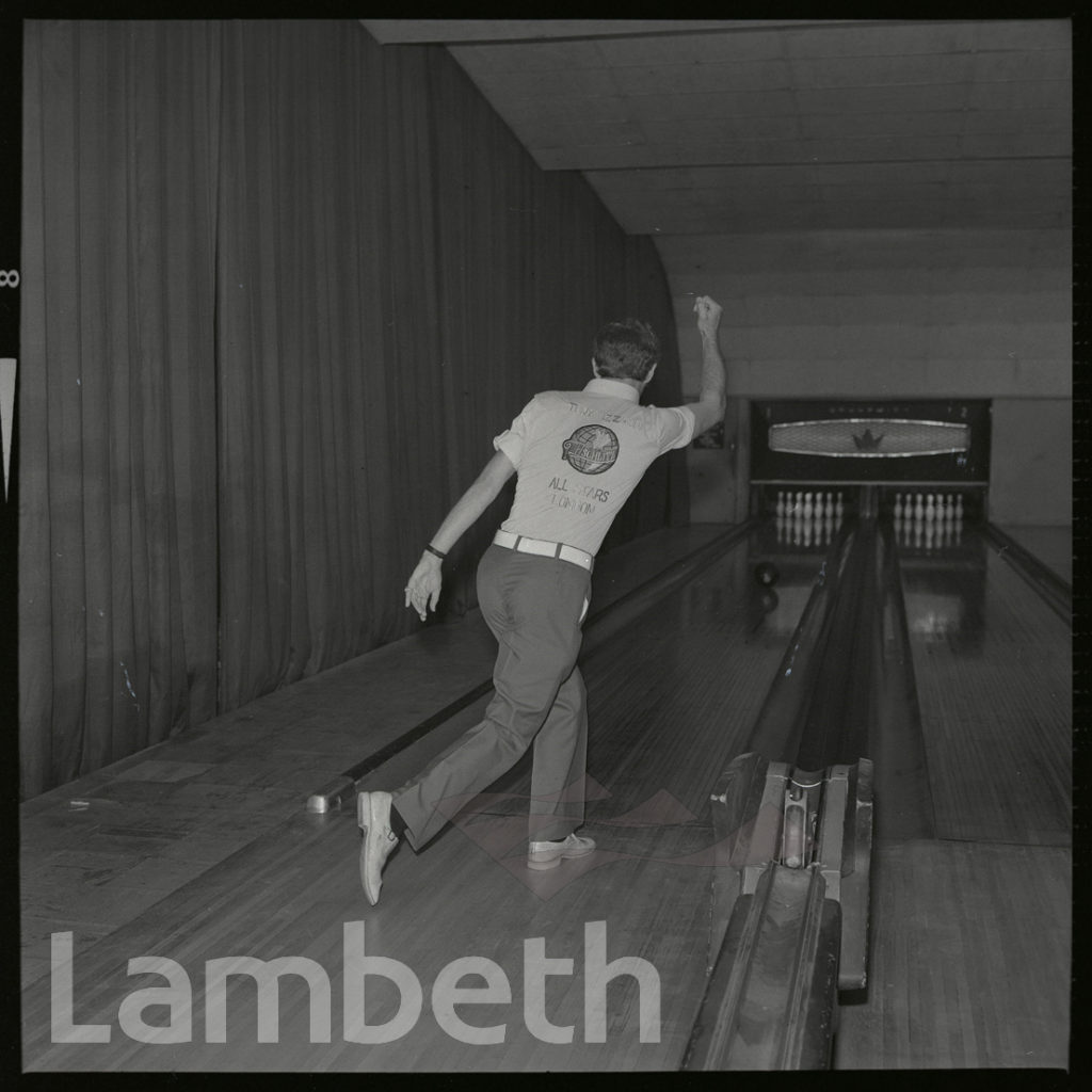 TONY IZZARD, WATNEY SCHLITZ BOWLING TEAM, STREATAM BOWL, STREATHAM HILL