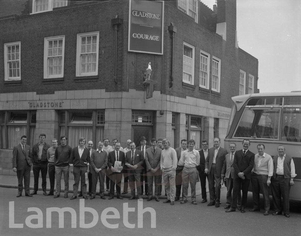 MEN’S OUTING, GLADSTONE PUBLIC HOUSE, WILCOX ROAD, SOUTH LAMBETH