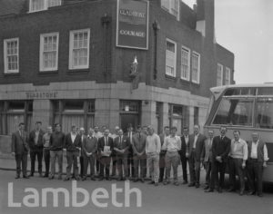 MEN'S OUTING, GLADSTONE PUBLIC HOUSE, WILCOX ROAD, SOUTH LAMBETH