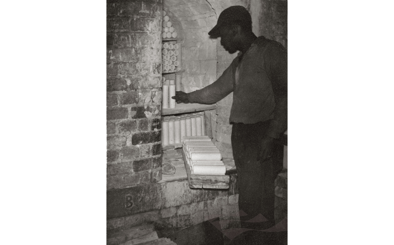 KILN WORKER, DOULTON POTTERY, LAMBETH