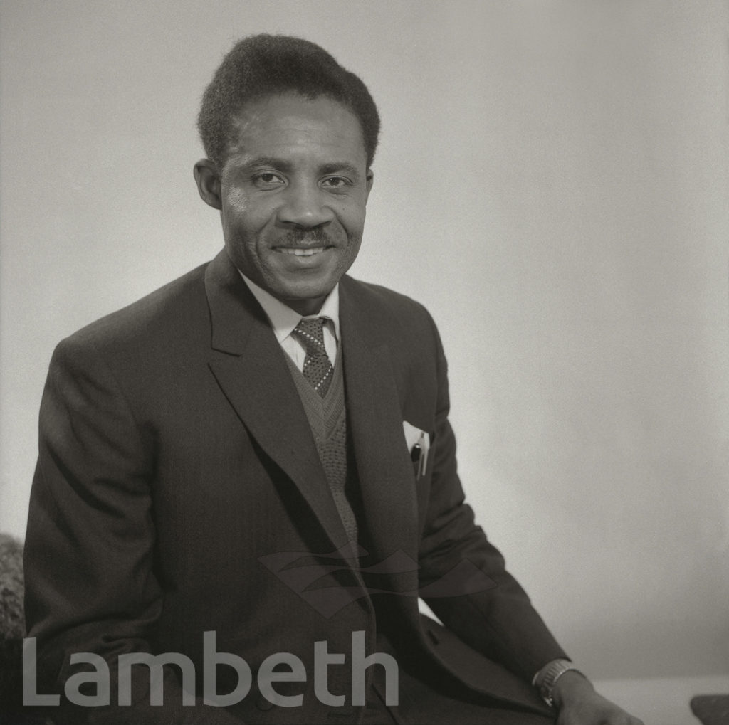 STUDIO PORTRAIT BY MANNING PHOTOGRAPHERS