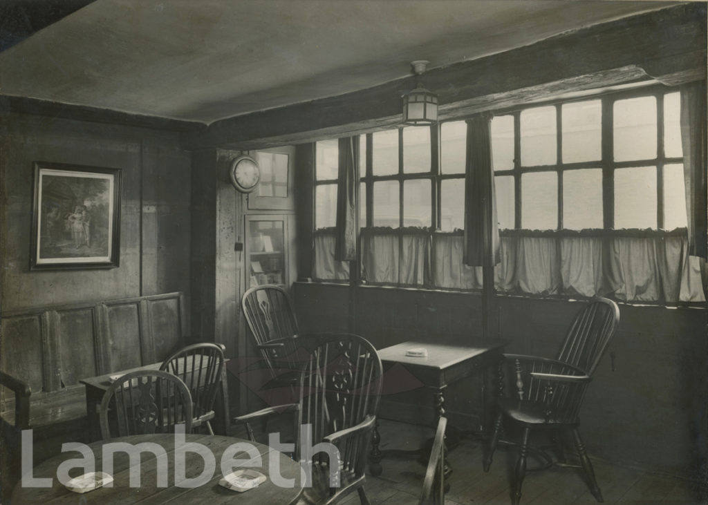 SALOON BAR, GEORGE INN, BOROUGH HIGH STREET, SOUTHWARK