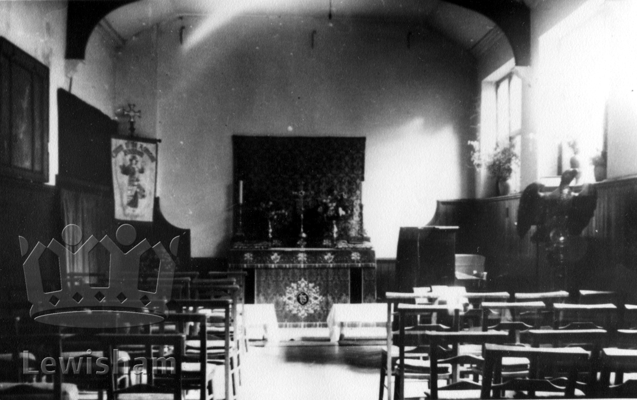 Church of the Ascension Dartmouth Row. Interior small chapel