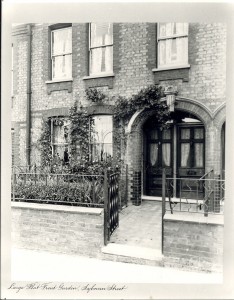 Large flat front garden, Sybourn Street