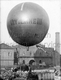 Balloon Vivienne III ascending from Wandsworth Gas Works, 27 November 1906- 1906
