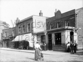 Two Brewers, East Hill  –  C1900