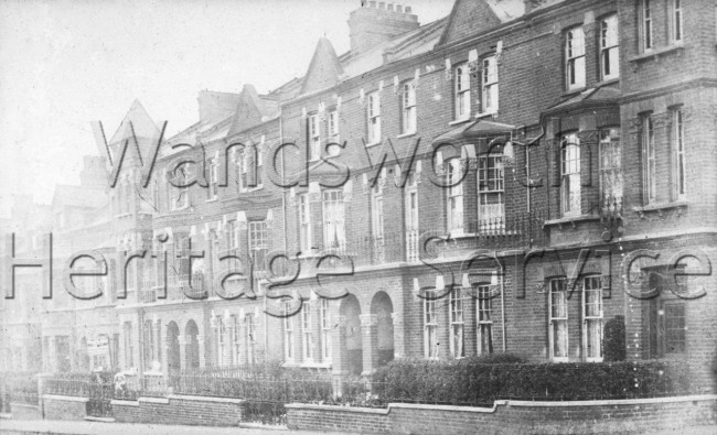 Earlsfield Road  –  C1915